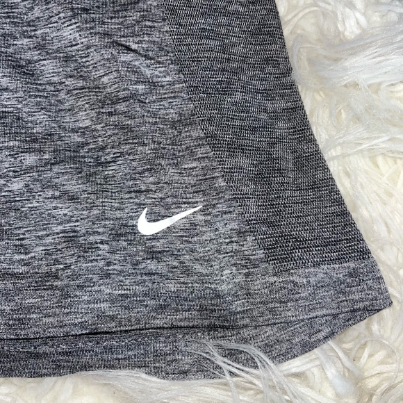Nike Dri-FIT Seamless Long Sleeve Top XS - Picture 4 of 8